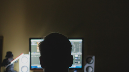 乌克兰捣毁向俄罗斯间谍提供数千虚假 Telegram 账号的"机器人农场" ...