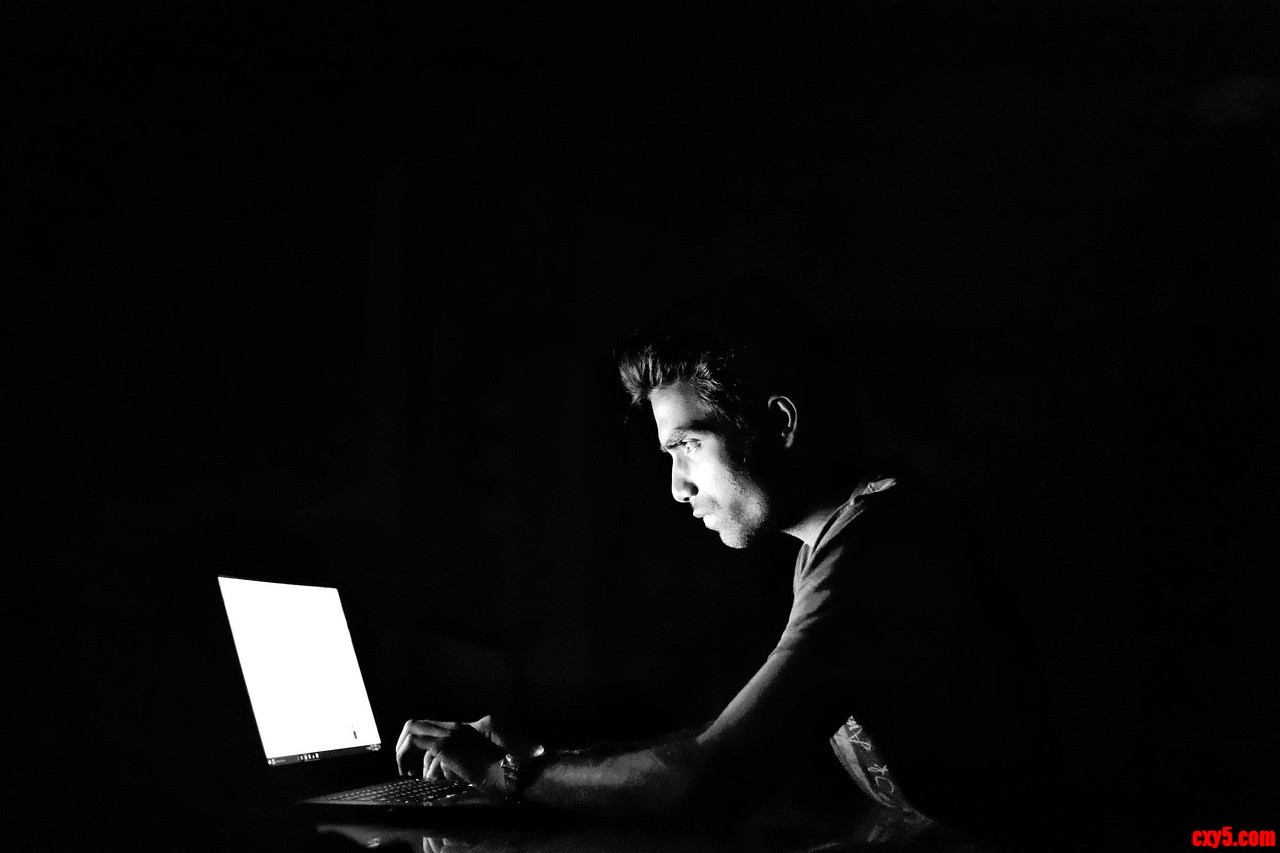 hacking-2903156_%e5%8f%af%e7%94%a8.jpg